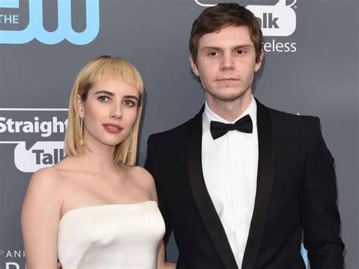 Evan Peters & Emma Roberts