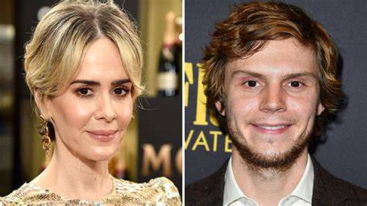 Evan Peters Sarah Paulson