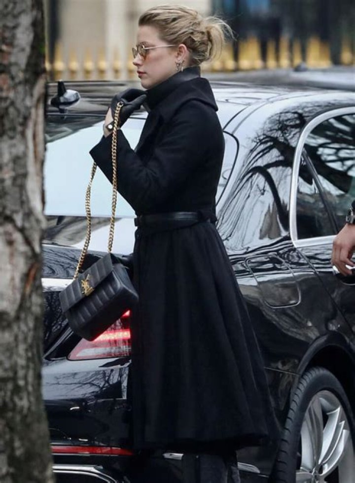 EXCLUSIVE: Amber Heard seen going for a run near her now home in Madrid, Spain. 05 May 2023 Pictured: Amber Heard. Photo credit: MEGA TheMegaAgency.com +1 888 505 6342 (Mega Agency TagID: MEGA979387_024.jpg) [Photo via Mega Agency]