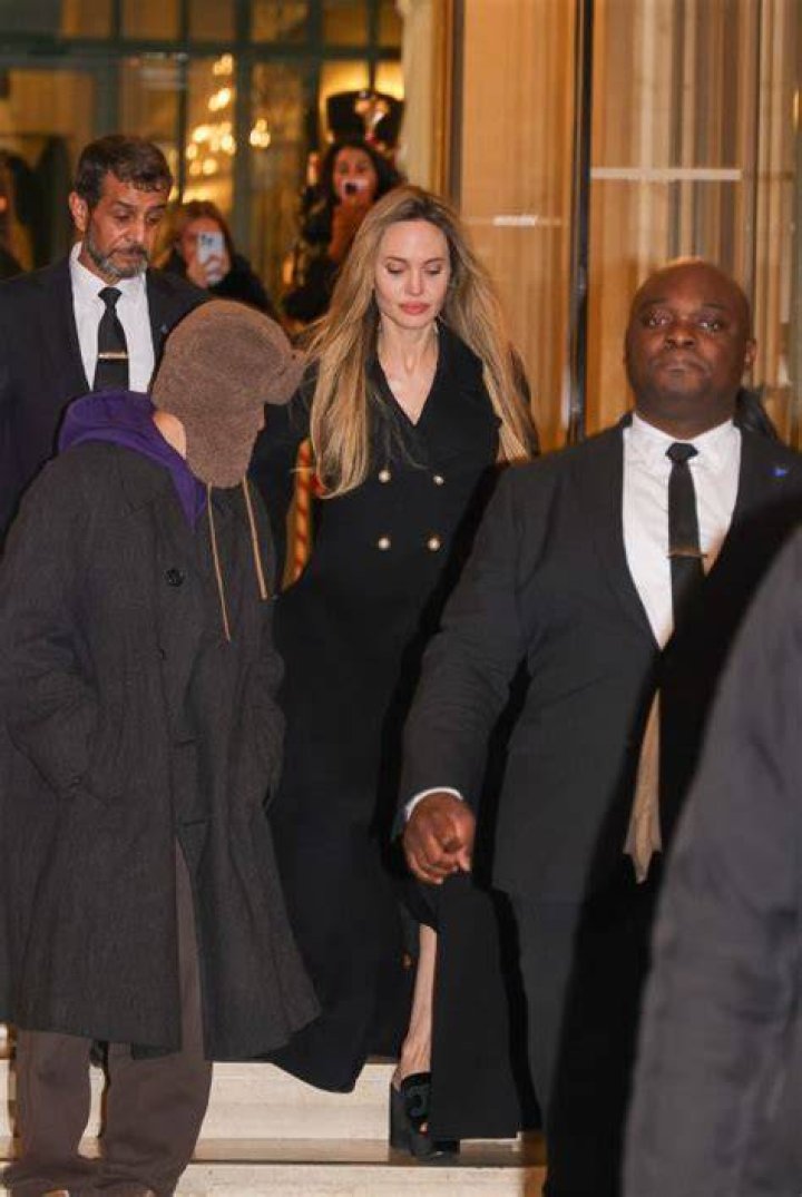 EXCLUSIVE: Angelina Jolie leaves the Vatican Museums with her daughter Zahara Jolie-Pitt after a guided tour. 20 Jul 2022 Pictured: Angelina Jolie. Photo credit: ROMA / MEGA TheMegaAgency.com +1 888 505 6342 (Mega Agency TagID: MEGA879747_001.jpg) [Photo via Mega Agency]