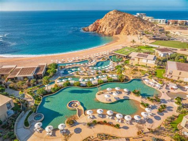 *EXCLUSIVE* Cabo San Lucas, MEXICO - After withdrawing from a few events at the Tokyo Olympics, Simone Biles decided to travel south of the border for some well-deserved relaxing time with her girlfriends. Pictured: Simone Biles BACKGRID USA 25 AUGUST 2021 BYLINE MUST READ: HEM / BACKGRID USA: +1 310 798 9111 / UK: +44 208 344 2007 / *UK Clients - Pictures Containing Children Please Pixelate Face Prior To Publication*