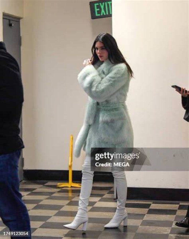 EXCLUSIVE: Kendall Jenner seen leaving her hotel with Fai Khadra. 19 Sep 2022 Pictured: Kendall Jenner and Fai Khadra. Photo credit: Eric Kowalsky / MEGA TheMegaAgency.com +1 888 505 6342 (Mega Agency TagID: MEGA899419_007.jpg) [Photo via Mega Agency]