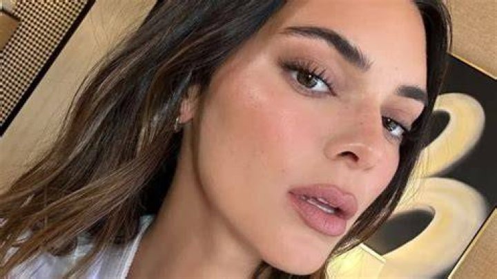 EXCLUSIVE: Kendall Jenner showcases her toned frame in a bikini during Italian yacht break in Capri and on the Amalfi coast. 25 Aug 2021 Pictured: Kendall Jenner. Photo credit: MEGA TheMegaAgency.com +1 888 505 6342 (Mega Agency TagID: MEGA781160_014.jpg) [Photo via Mega Agency]