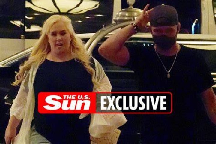 EXCLUSIVE: Mama June, 42, caught with boy toy Jordan McCollum, 24, in first photos together as couple enjoys luxe Las Vegas trip. 25 Sep 2021 Pictured: MAMA June Shannon, 42, was caught with her boy toy, Jordan McCollum, 24, in first photos together, as the couple enjoyed a world-class luxury Las Vegas getaway. Photo credit: Lies Angeles / MEGA TheMegaAgency.com +1 888 505 6342 (Mega Agency TagID: MEGA791798_015.jpg) [Photo via Mega Agency]