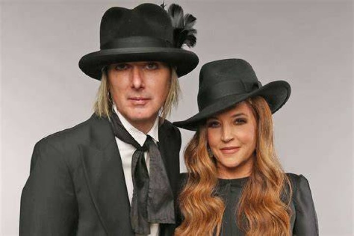 *EXCLUSIVE* Michael Lockwood takes his daughter for house hunting