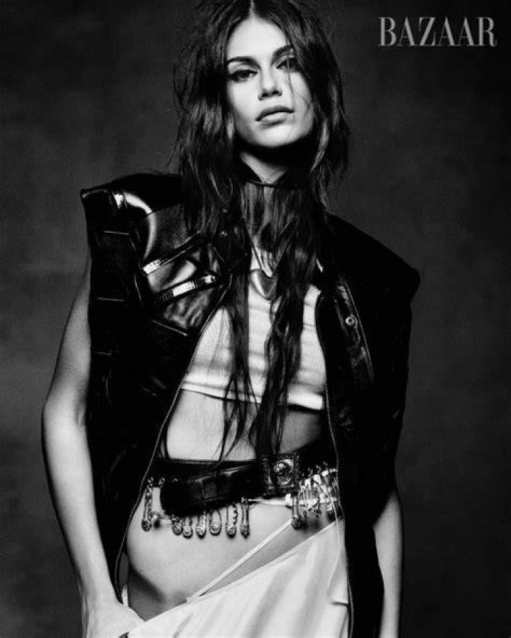 EXCLUSIVE: Model Kaia Gerber goes for coffee and spent 7 hours in the hair salon to upgrade her hairstyle in Studio City. 11 Feb 2021 Pictured: Kaia Gerber. Photo credit: Porkys/CrownMedia/MEGA TheMegaAgency.com +1 888 505 6342 (Mega Agency TagID: MEGA732835_001.jpg) [Photo via Mega Agency]