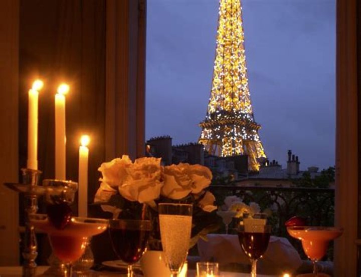 *EXCLUSIVE* PARIS, FRANCE - Romantic getaway in the City of Love! Ryan Reynolds and Blake Lively savor the delights of Paris holding hands, enjoying a gourmet lunch at the renowned restaurant 'La Poule au Jar' by Chef J.F. Pi&egrave;ge. Pictured: Ryan Reynolds, Blake Lively BACKGRID USA 30 JULY 2023 BYLINE MUST READ: BACKGRID USA: +1 310 798 9111 / UK: +44 208 344 2007 / *UK Clients - Pictures Containing Children Please Pixelate Face Prior To Publication*