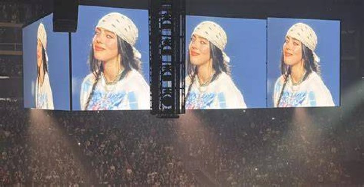 *EXCLUSIVE* Phoenix, AZ - Billie Eilish and her boyfriend Jesse Rutherford leaving the State Farm Stadium after the Super Bowl LVII. Pictured: Billie Eilish, Jesse Rutherford BACKGRID USA 12 FEBRUARY 2023 BYLINE MUST READ: The Daily Stardust / BACKGRID USA: +1 310 798 9111 / UK: +44 208 344 2007 / *UK Clients - Pictures Containing Children Please Pixelate Face Prior To Publication*