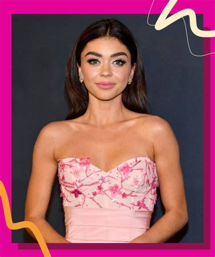 EXCLUSIVE: Sarah Hyland shows off her abs after pilates workout in the Studio City neighborhood of Los Angeles on Saturday afternoon. Sarah was all smiles while showing off her abs and her big engagement ring after a Pilates workout with her friends. 02 Nov 2019 Pictured: Sarah Hyland. Photo credit: Garcia/MEGA TheMegaAgency.com +1 888 505 6342 (Mega Agency TagID: MEGA540498_021.jpg) [Photo via Mega Agency]