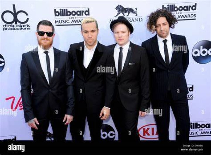 fall-out-boy-billboard-awards-2015