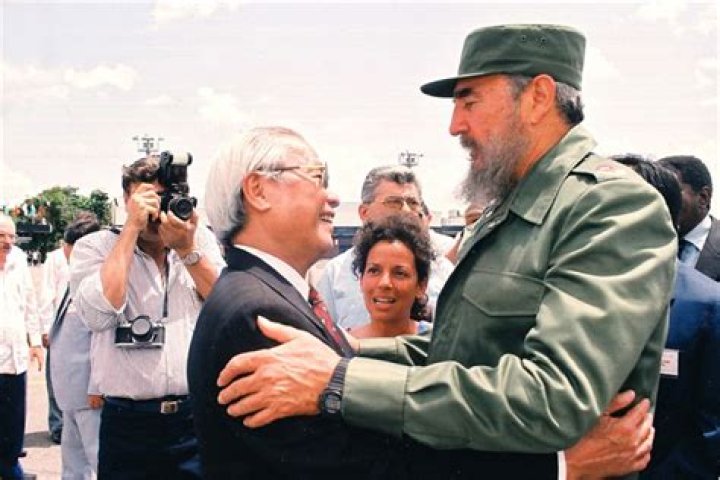 fidel-castro-1995-vietnam-visit