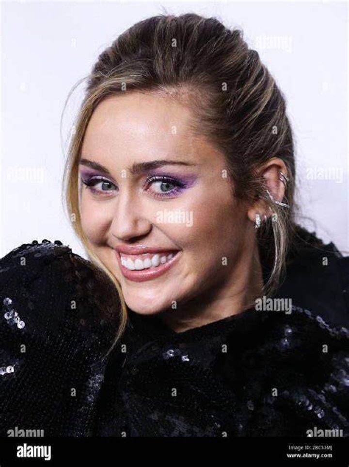 (FILE) Miley Cyrus Helps MAC Announce a $10 Million Donation for Coronavirus COVID-19 Pandemic Relief. LAS VEGAS, NEVADA, USA - SEPTEMBER 23: Singer Miley Cyrus poses in the press room during the 2017 iHeartRadio Music Festival - Day 2 held at the T-Mobile Arena on September 23, 2017 in Las Vegas, Nevada, United States. (Photo by Xavier Collin/Image Press Agency/Sipa USA)(Sipa via AP Images)