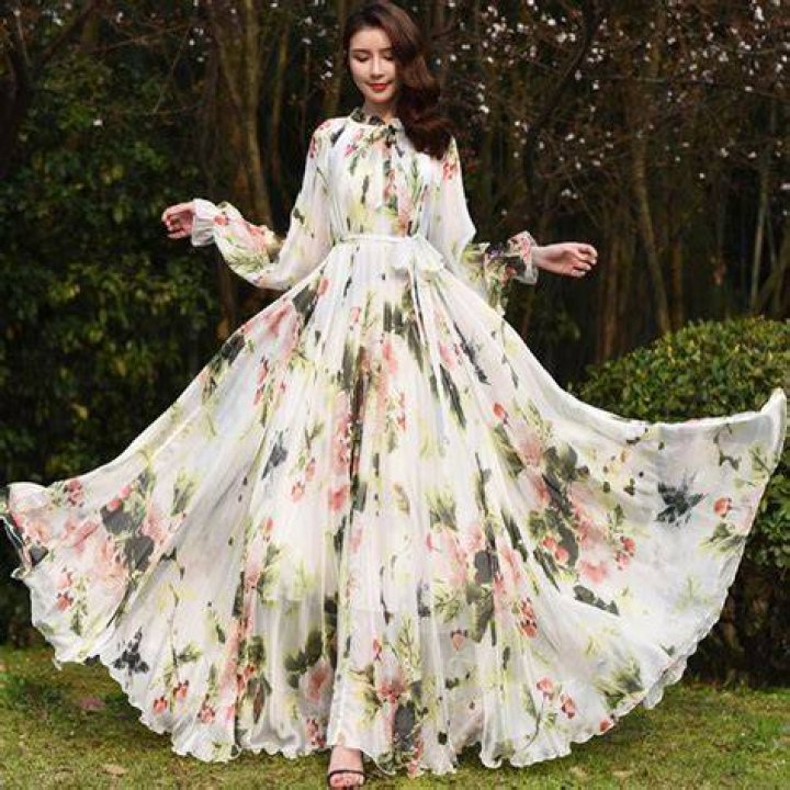Flowy Floral maxi dress
