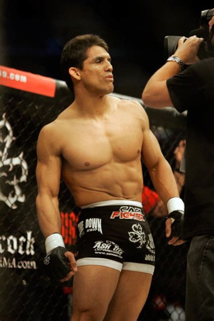 Frank Shamrock Frank Shamrock during his Strikeforce middleweight championship mixed martial arts fight against Cung Le, in San Jose, Calif. Le won by TKO after Shamrock did not answer the bell to start the fourth round Strikeforce Cage Fighting, San Jose, USA