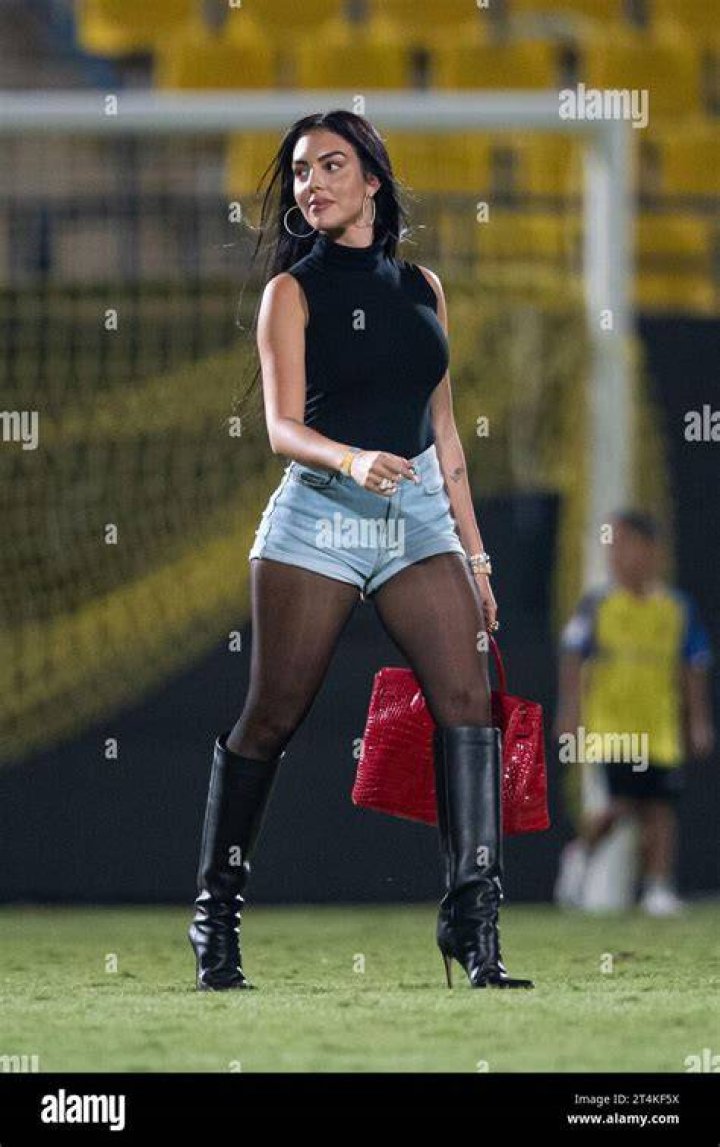 Georgina Rodriguez Walks With The Kids