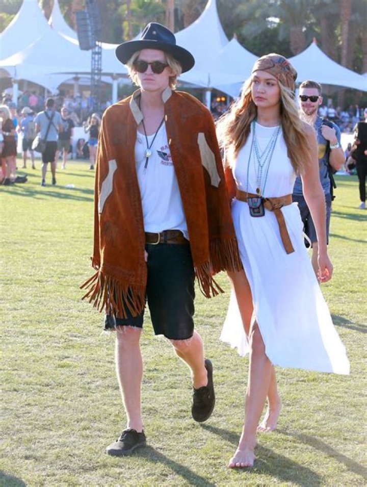 Gigi-Hadid-cody-simpson-coachella-2015-day-2