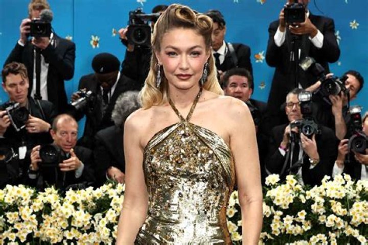 gigi-hadid-inside-met-gala-2017