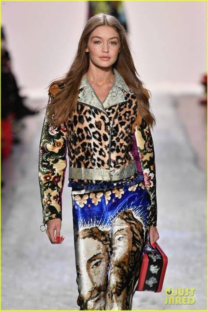 gigi-hadid-nyfw-jeremy-scott-show-fall-2017