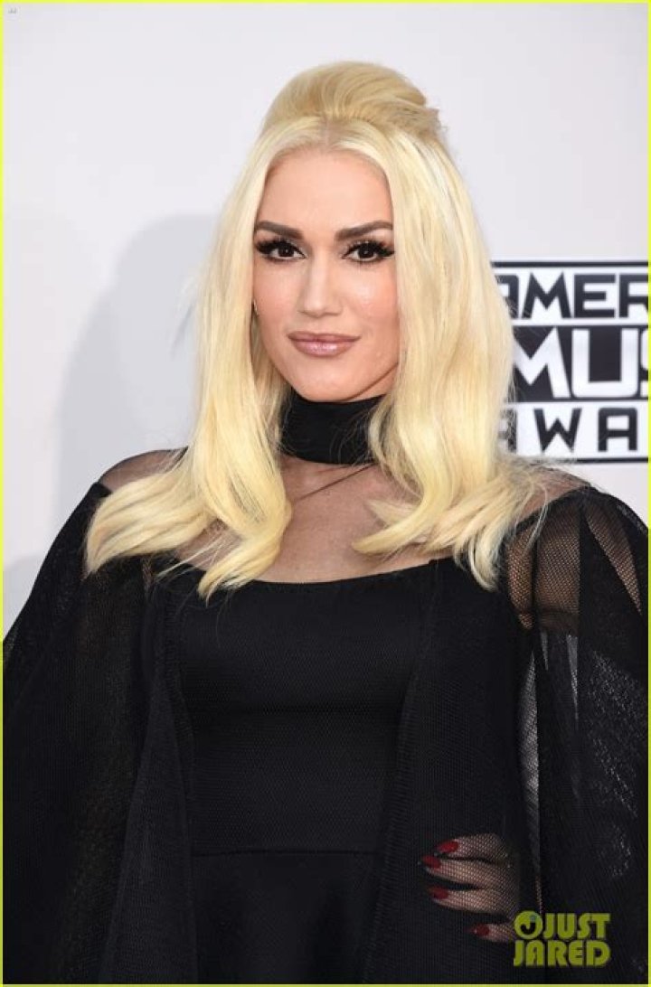gwen-stefani-amas-2015-american-music-awards