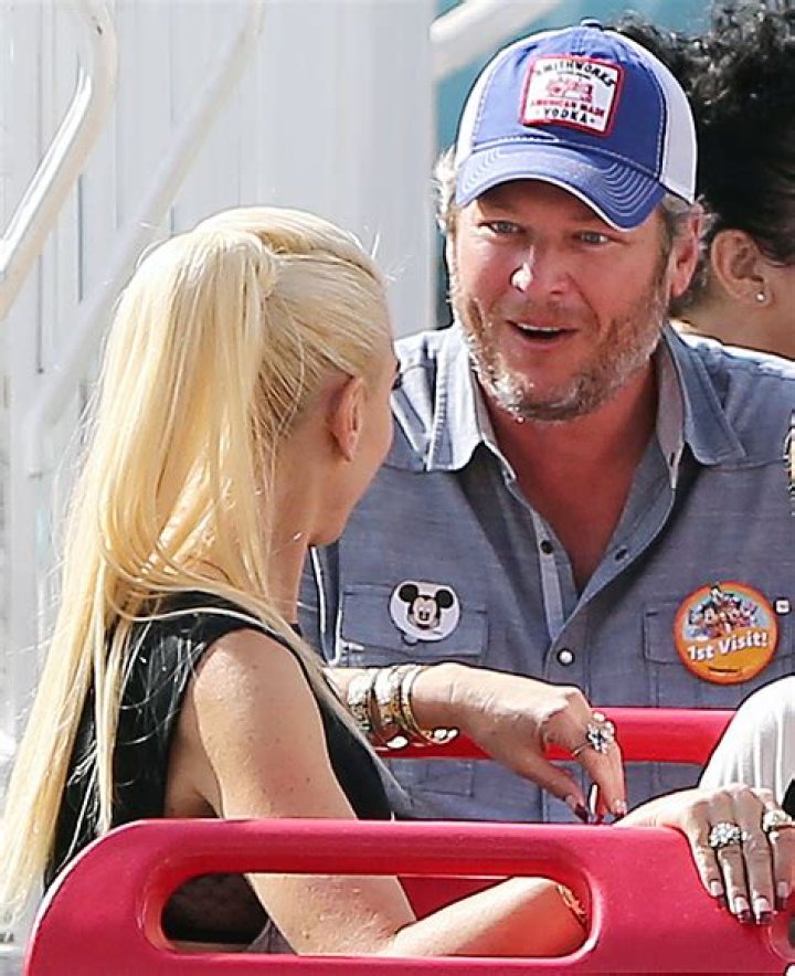 Gwen Stefani Blake Shelton Disneyland Kids
