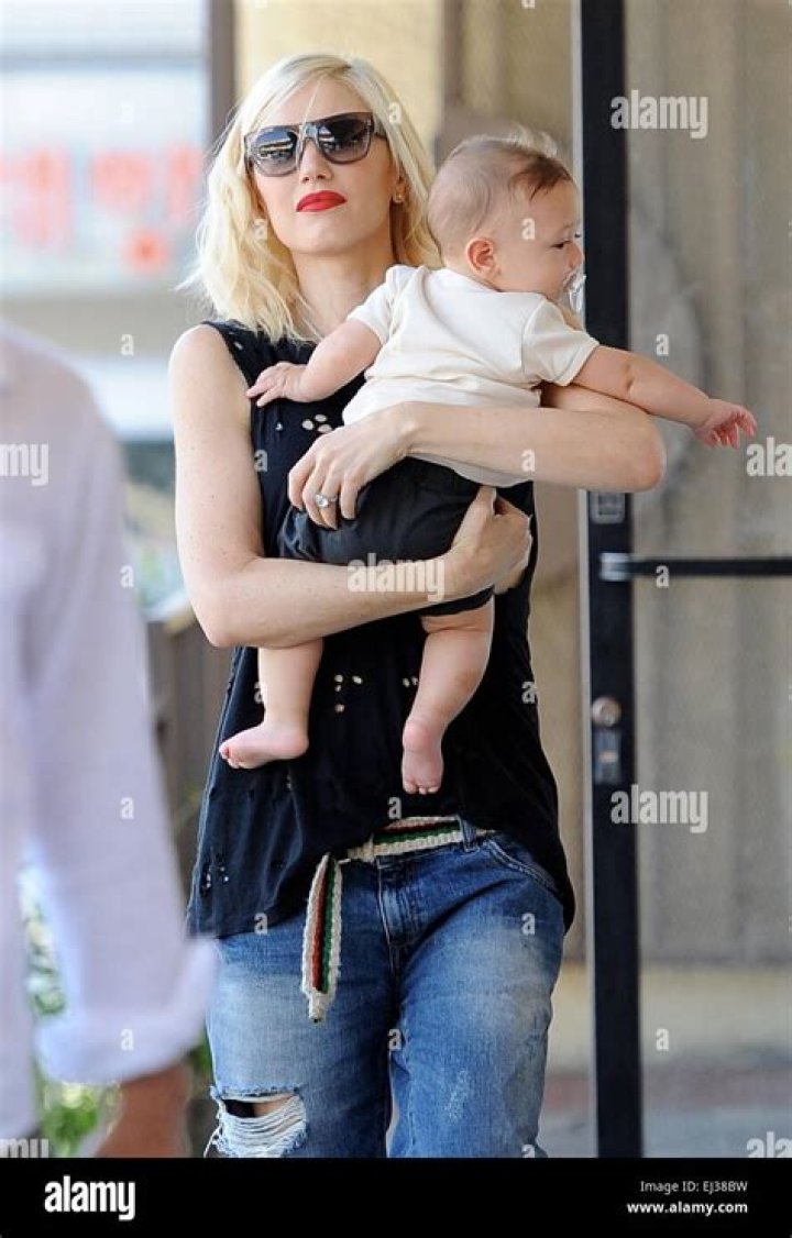 Gwen Stefani outside with Apollo