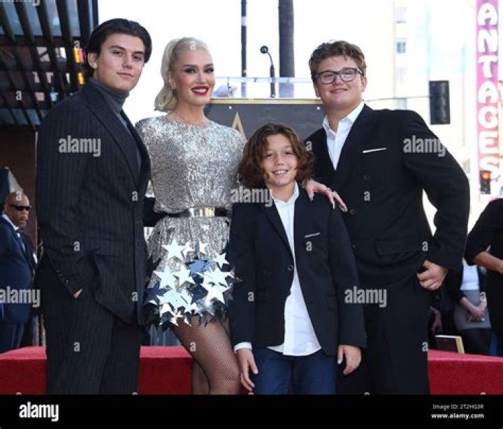 Gwen Stefani & Sons Go To The Pumpkin Patch