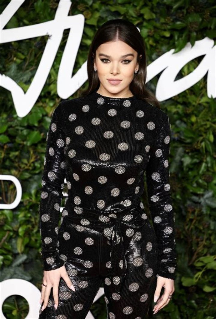Hailee Steinfeld At 2021 Fashion Awards