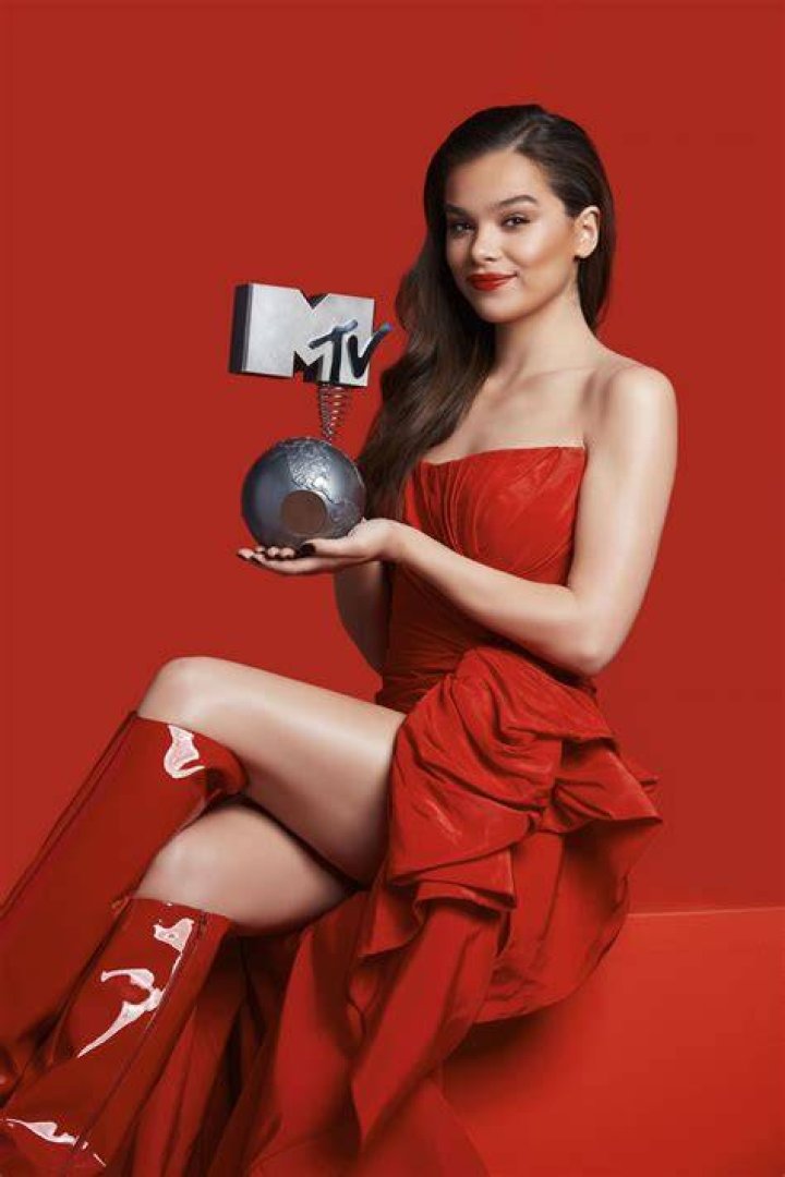 Hailee Steinfeld at the MTV Europe Music Awards