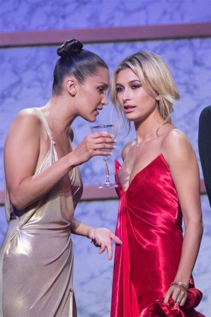Hailey Baldwin & Bella Hadid