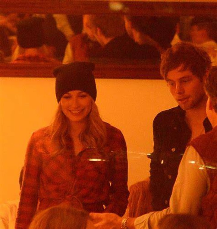 Hailey Baldwin Dating Luke Hemings