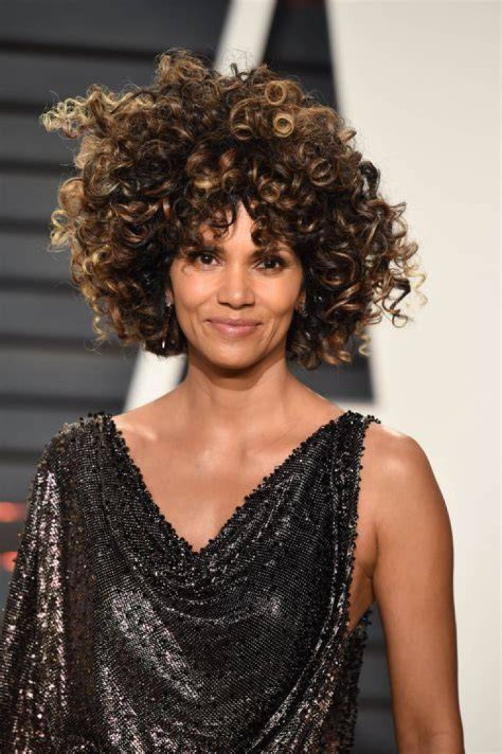 Halle Berry At The 2017 Met Gala