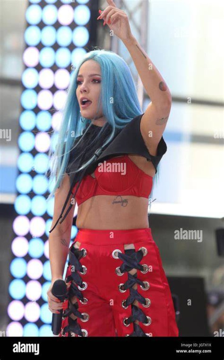Halsey Performs On NBC's "Today". 09 Jun 2017 Pictured: Halsey. Photo credit: MEGA TheMegaAgency.com +1 888 505 6342 (Mega Agency TagID: MEGA41501_009.jpg) [Photo via Mega Agency]