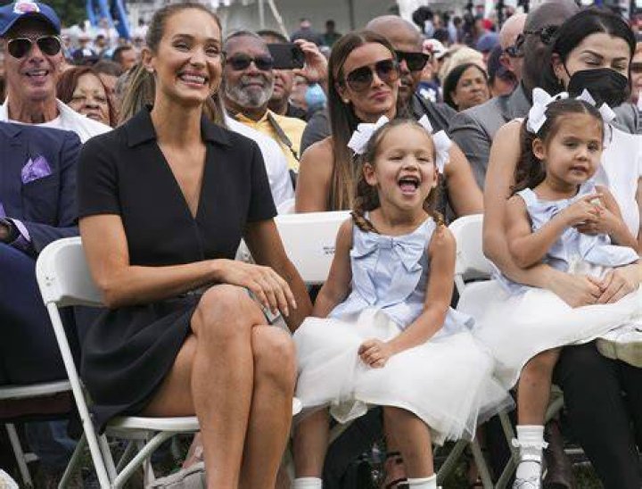 Hannah Davis and daughters