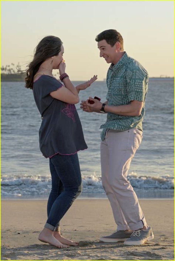 Hayley Orrantia & Sam Lerner on 'The Goldbergs'