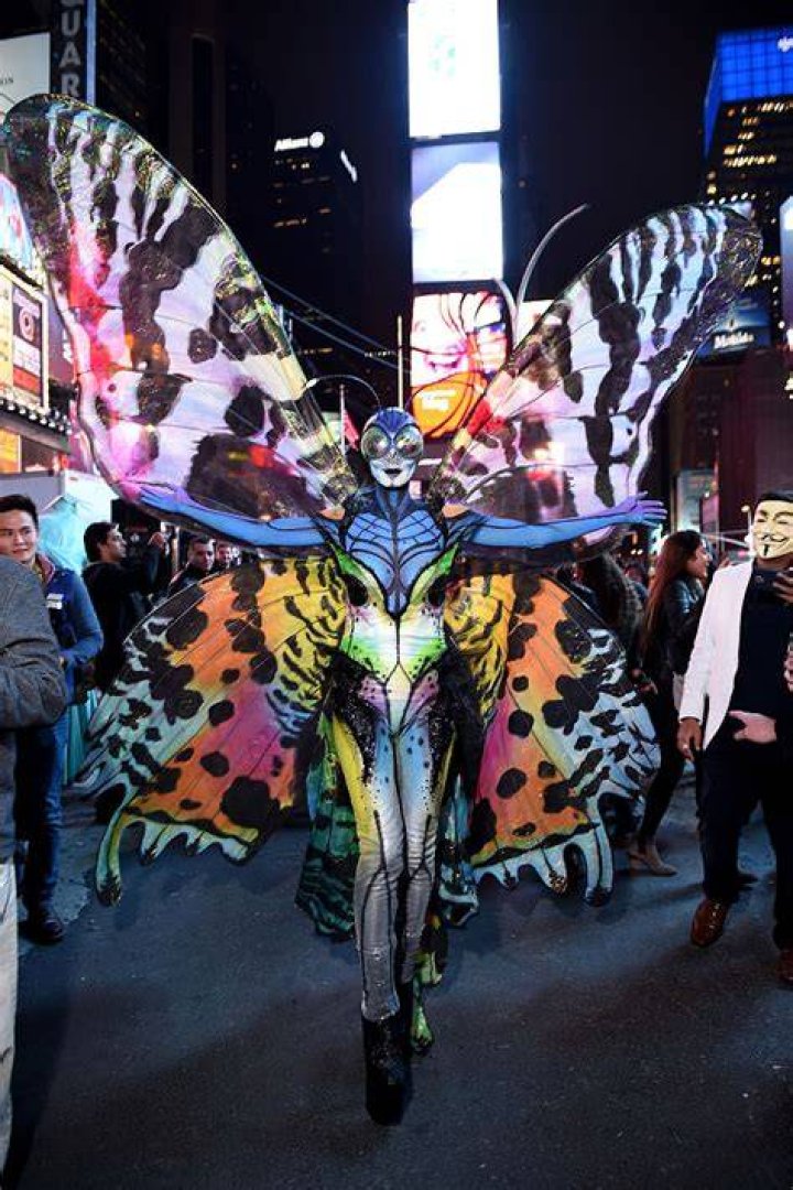 heidi-klum-butterfly-halloween-2014-ffn-2