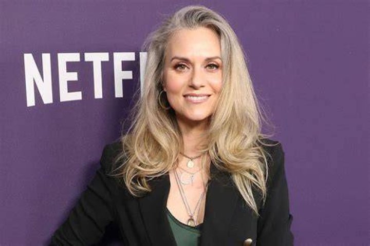 Hilarie Burton's gray hair with son photos