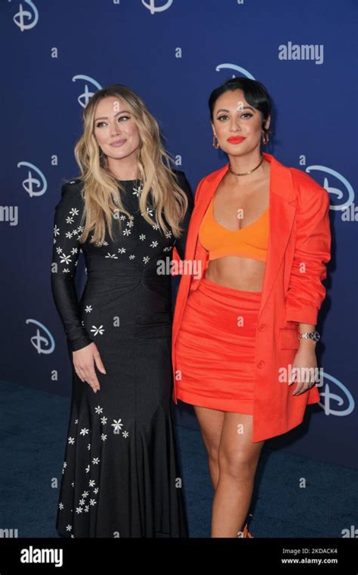 Hilary Duff and Francia Raisa in How I Met Your Father