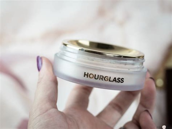 Hourglass Veil Translucent Setting Powder