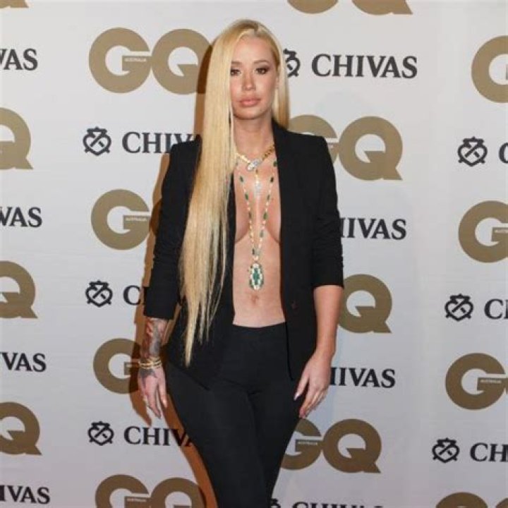 Iggy-Azalea-lost-15-lbs-by-twerking-ftr