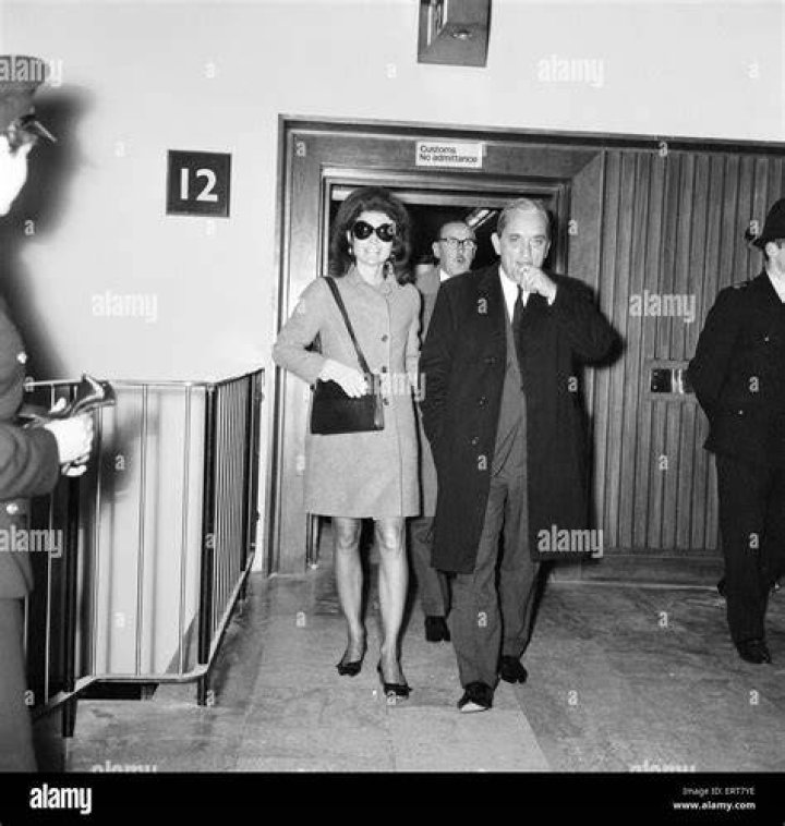 Jackie Kennedy In London. Jacqueline Lee Bouvier Kennedy Onassis (died May 1994) Widow Of President John F. Kennedy And Shipping Magnate Aristotle Onassis. Jackie Onassis. Jackie Kennedy In London. Jacqueline Lee Bouvier Kennedy Onassis (died May 1994) Widow Of President John F. Kennedy And Shipping Magnate Aristotle Onassis. Jackie Onassis.
