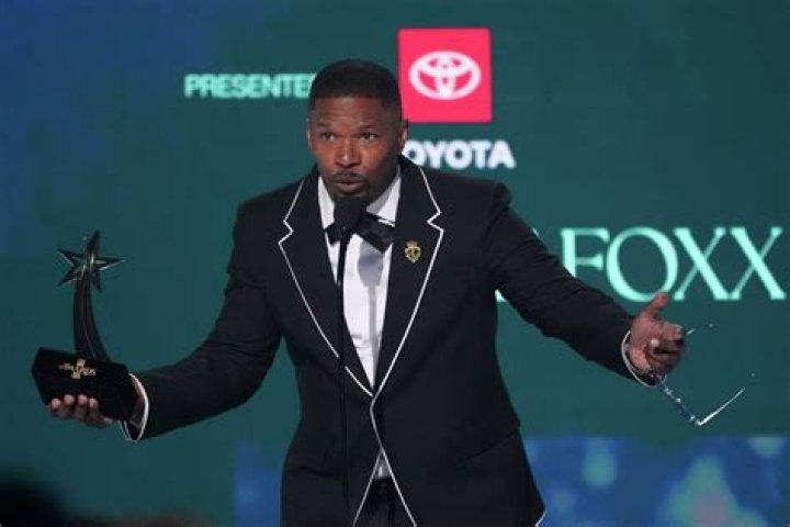 Jamie-Foxx-Kevin-Hart-BET-Awards-2013