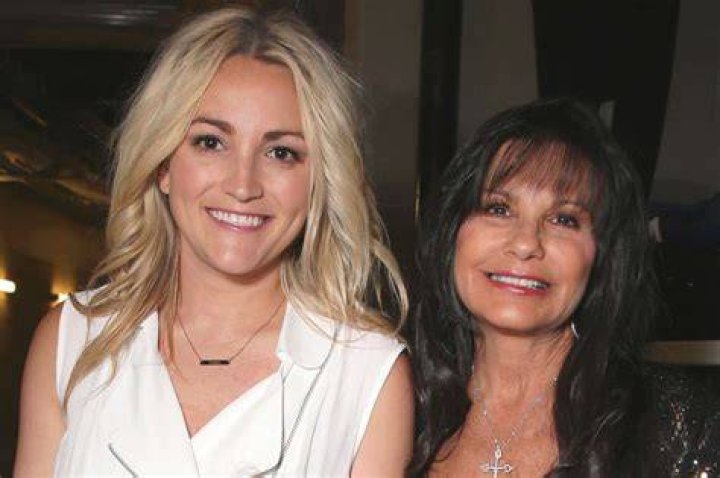 Jamie Lynn Spears & Mom Lynne In 2015