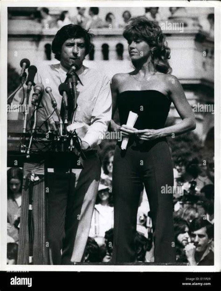 Jane Fonda, Tom Hayden