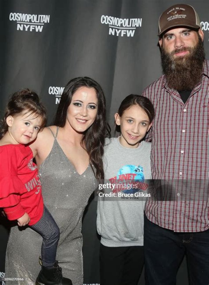 Janelle Evans visits HollywoodLife
