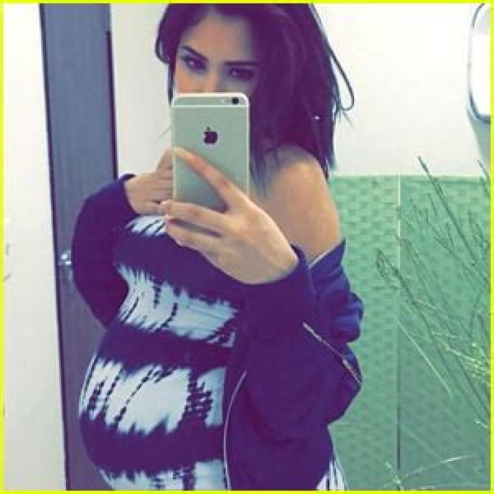 Jasmine Villegas Baby Bump
