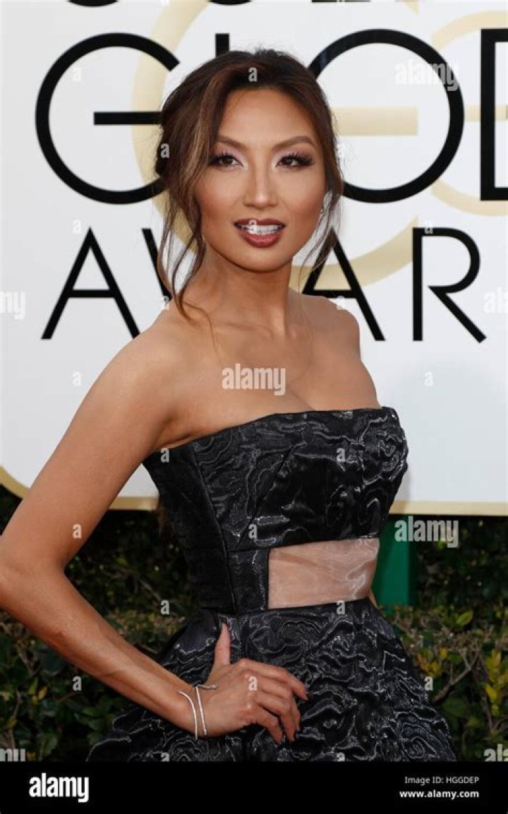 jeannie-mai-golden-globes-2017