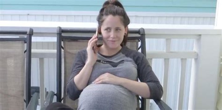 Jenelle Evans pregnant while attending the 2016 VMAs