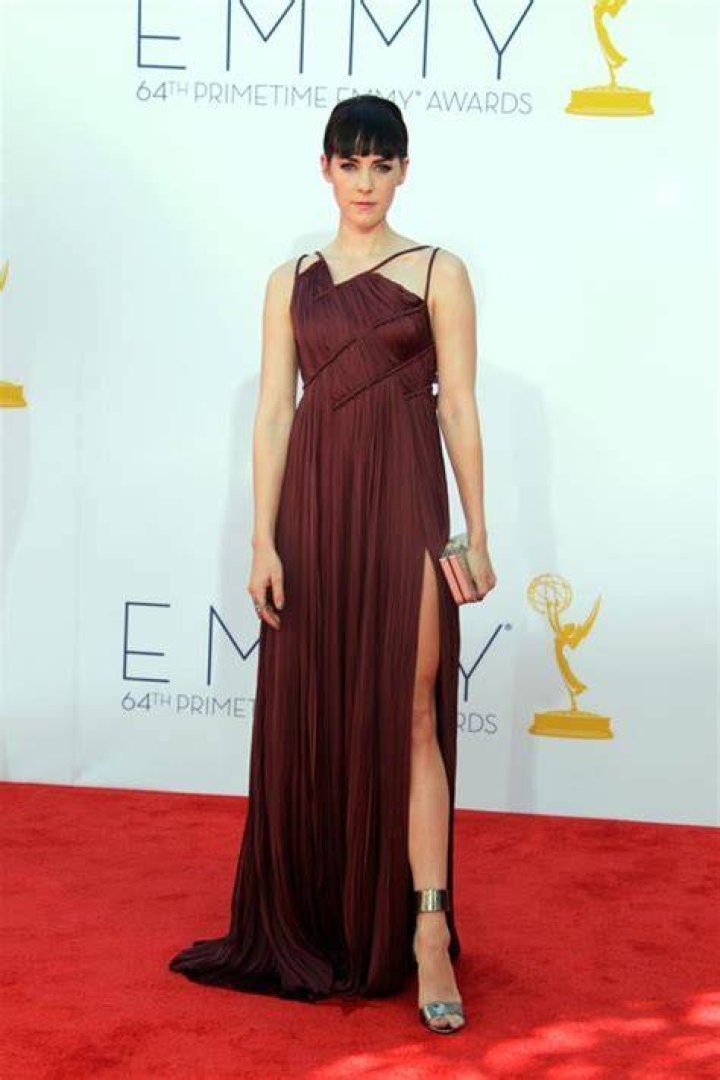 jenna-malone-2012-emmys-red-carpet