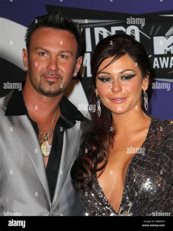 Jenni &lsquo;JWoww&rsquo; Farley & Roger Mathews at an outing