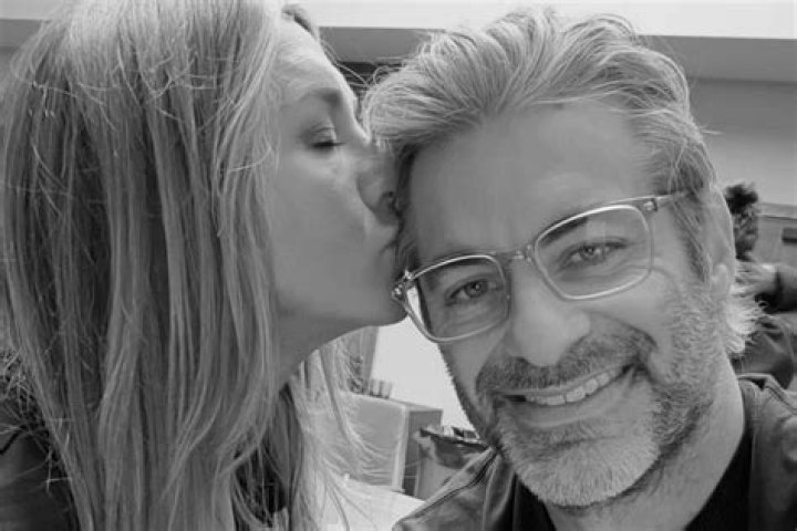 Jennifer Aniston Kisses a Male Friend Goodbye